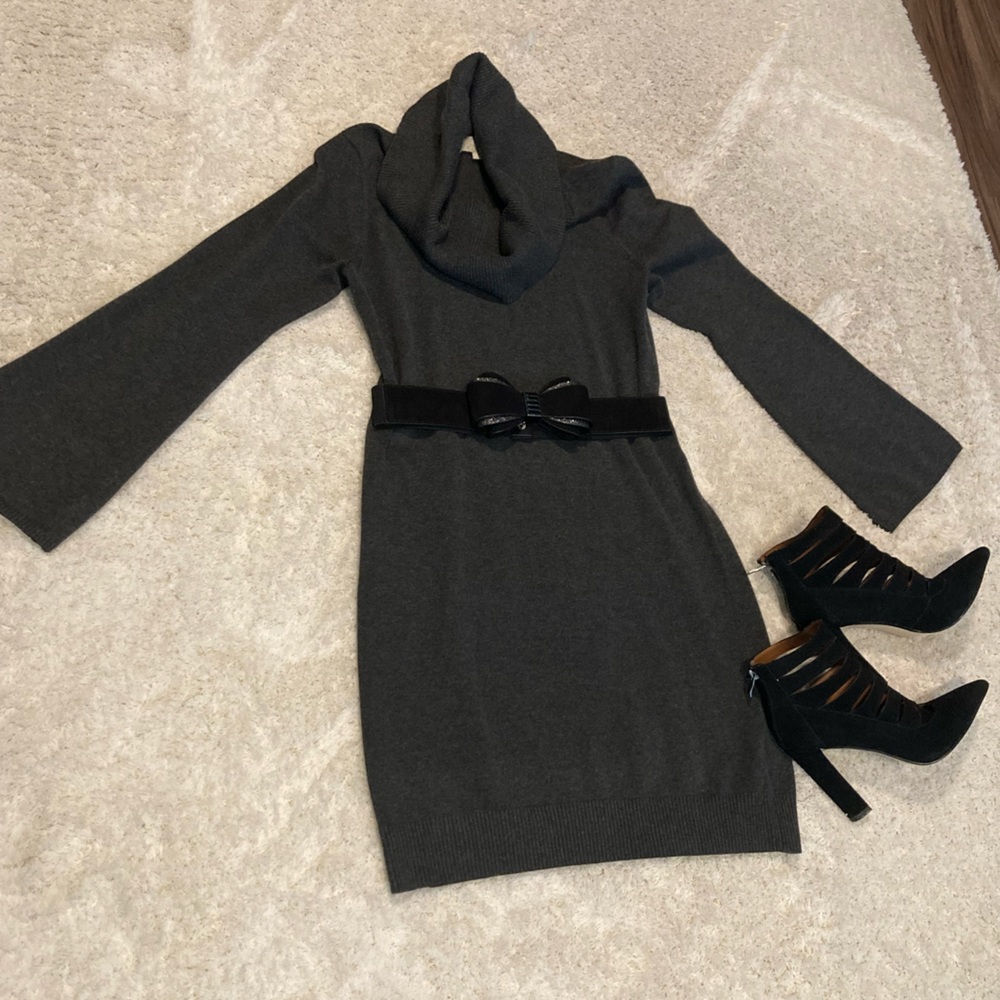 2 for 1 - Knit dress w/velvet embellished bow belt